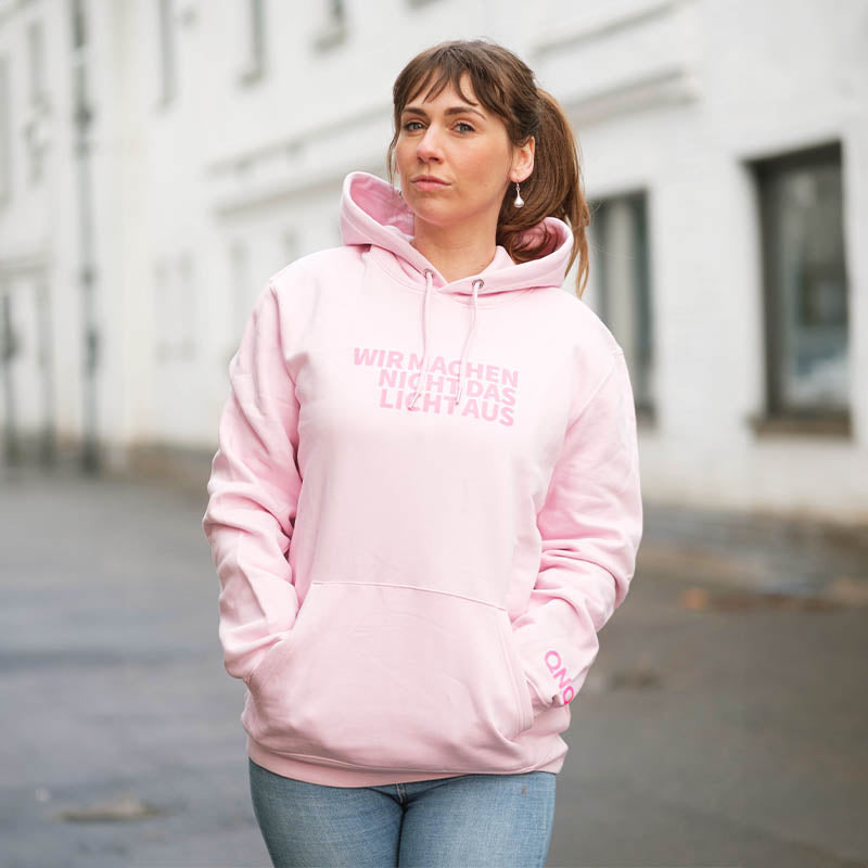 QNO „Wir machen nicht das Licht aus“ Hoodie